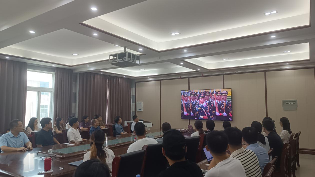 beat365官网组织师生集中收看纪念中国人民抗日...